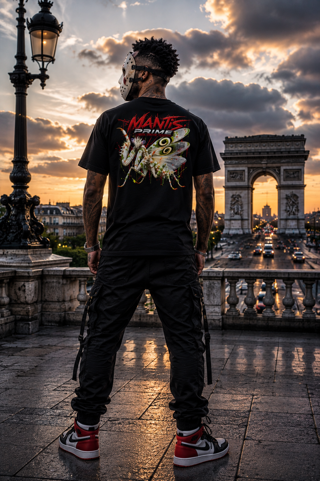 MANTIS – African Flower | Insect Art T-Shirt